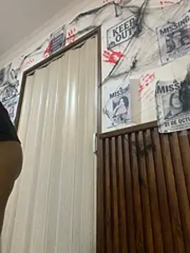 Cherry_rousse - A FINGER IN MY PUSSY