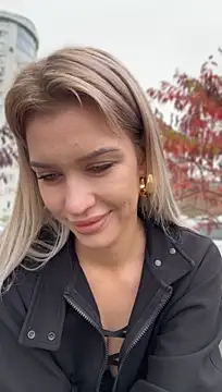KikiWatson - Show ass in public 💦🤩
