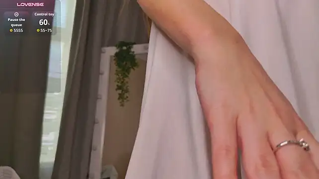 EmilyRidd - massage tits closeup