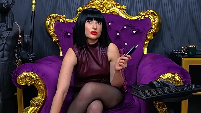 LaraMaeve - Worship my feet!