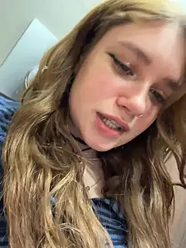 Lucy-joy - Lucy take a dildo and INSERT IN PUSSY