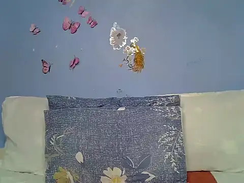 Queen_slim2 - show pussy