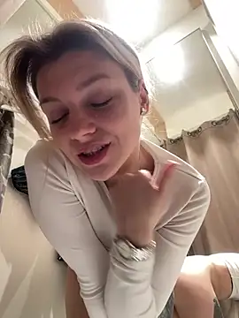 ValenciaShock - PLAY WITH MY PIERSING NIPPLES