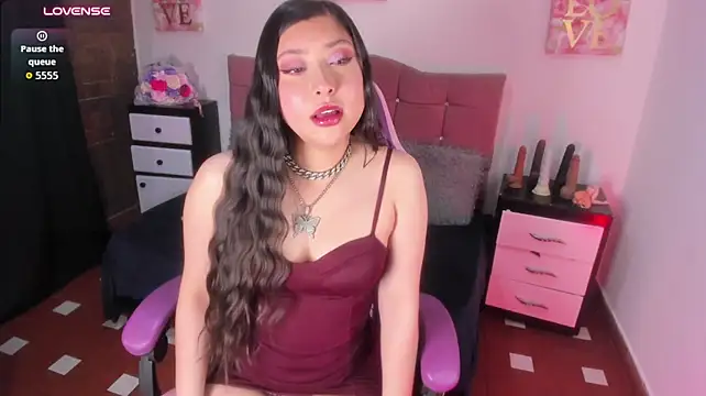Sofi_lenox - stripdance and oil body 💦🥰😈