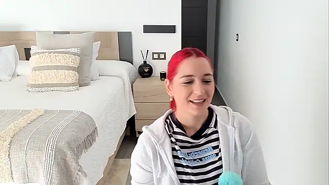 Morninglorytv - enseño los dos piercing