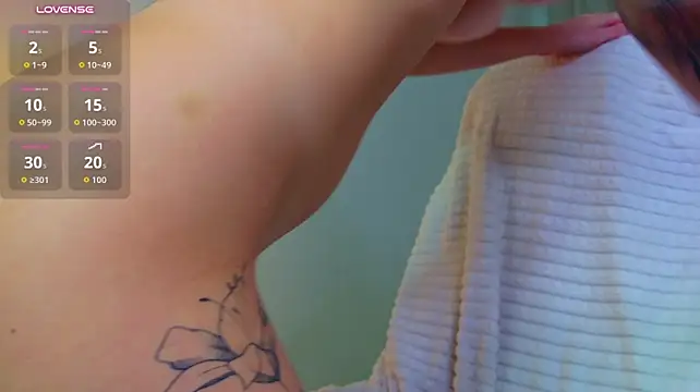PhantomLace - rub my clit<3