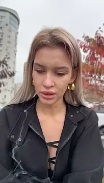 KikiWatson - Show ass in public 💦🤩