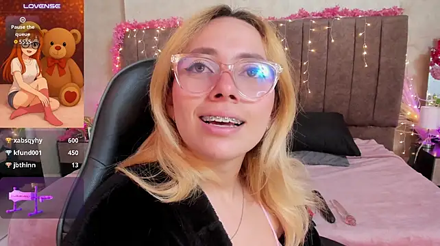LanaMills_ - OIL IN MY BODY NAKED