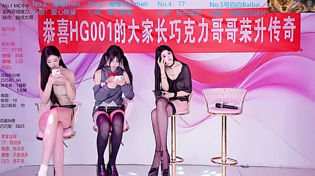 HG001 - 指定一位妹妹指压板开合跳10下