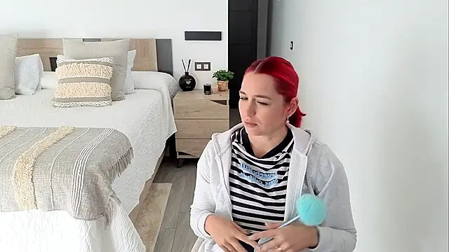 Morninglorytv - enseño los dos piercing