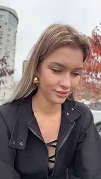 KikiWatson - Show ass in public 💦🤩