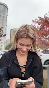 KikiWatson - Show ass in public 💦🤩