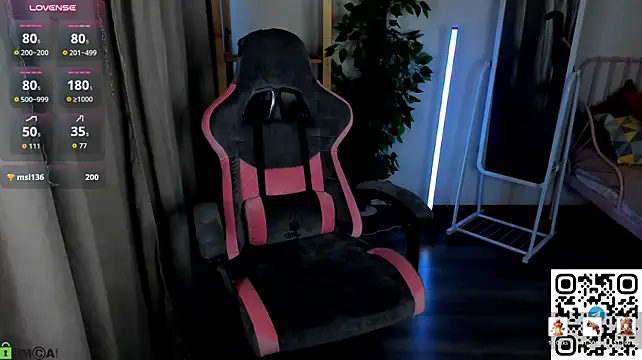Necucuby - up hands and shake naked boobs