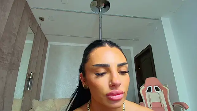 Britney_Charm_ - Poledancing and Squirt hard , cumshow