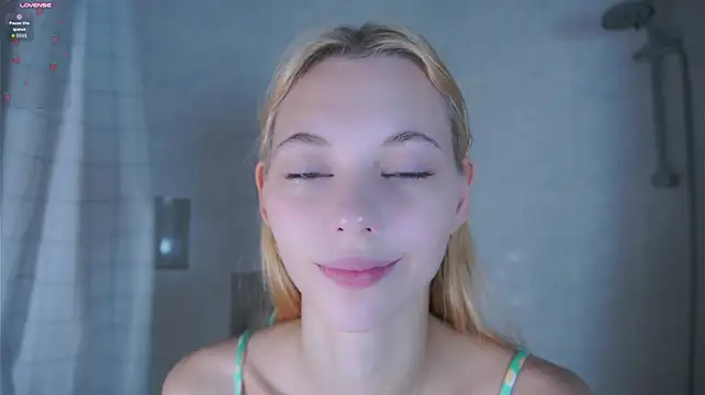 HarriettKitty - TEASE WITH RIBS AND TUMMY