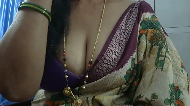 Vijji-telugu - Boobs plus Navel