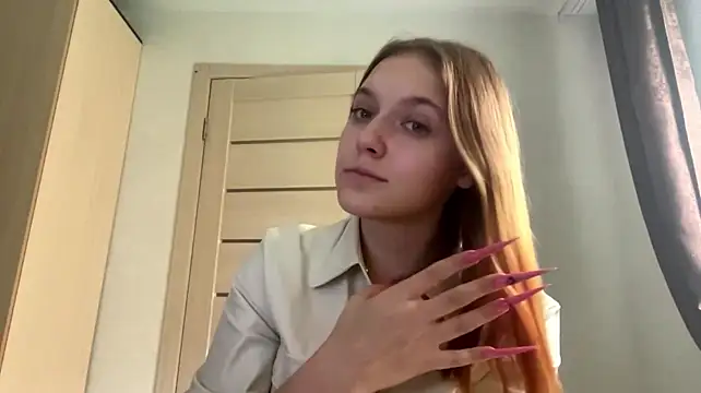 Arimy - I show my sexy legs, feet up close