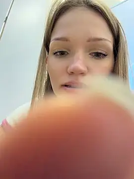 StreetSquirt - take off pants+slap booty loudly