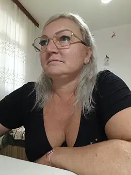 SWEETTbitch - Topless 2 minutes