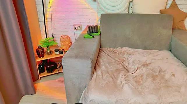 _Alison__