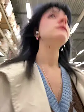 Only_April - A pussy flash in a public place!