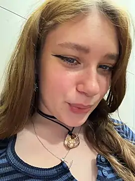 Lucy-joy - mm yes FUCK my ass w finger