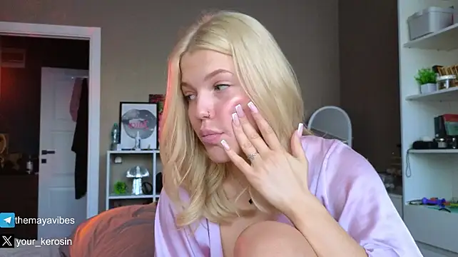 Maya_NextDoor - PUT 2 FINGERS IN MY PUSSY AND FUCK