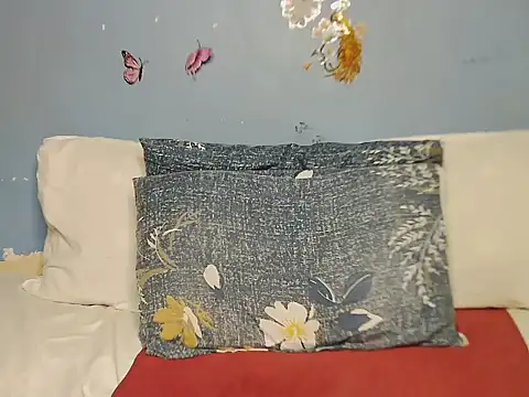 Queen_slim2 - show pussy