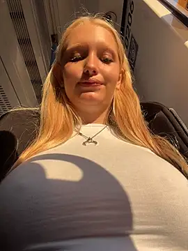 Elfi_InPublic