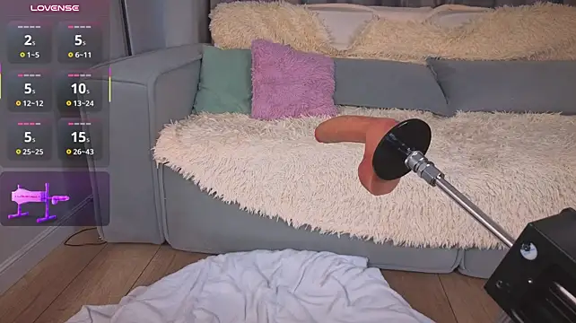 Tiny_Emmy - completely naked