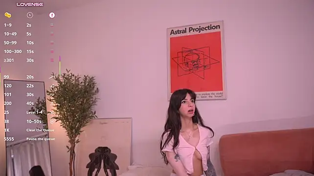 Pheromoon - tease my tits under top close2cam