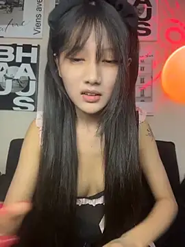 Xiaoxiao1001 - 脱内裤 小狗趴打屁股（ 用手挡着五分钟）