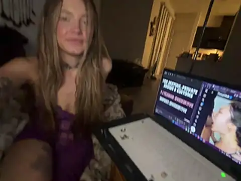Eviesquirts - Top comes off!