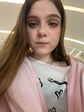 Lunabelle_ - suck my finger walkin near guard