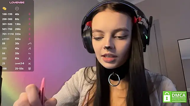 ReikoBartone - Lick lips close to cam!
