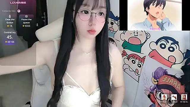 Angela-AMY - 气质美女三要素。胸小，话少，表情吊 脱光光留底裤