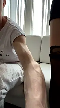 Morning_Stars - show boobs