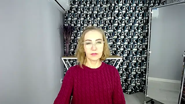 Queen_a_n_i - show ass close