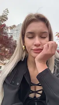 KikiWatson - Full naked in public 🔞😍