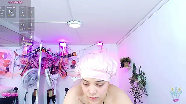 Maggy_t18 - PUT OIL IN MY BOOBS