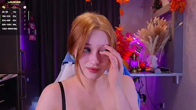 Hisoka_akerley - Massage my boobs close to cam 🎃😎💪