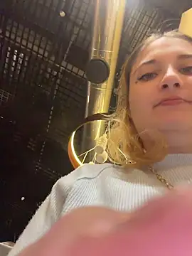 AdelRich - Show mybpussy in mall