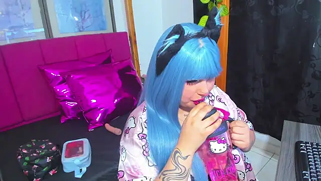 Lussyevans24 - shower play with dildos 💕