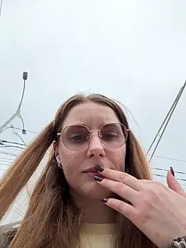FReyja_44 - Show tits