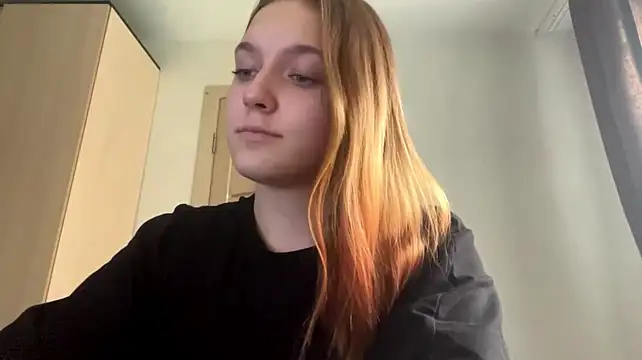 Arimy - I show my sexy legs, feet up close