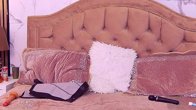 KathyCole - PUSSY PLAY