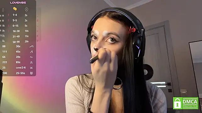 ReikoBartone - Lick lips close to cam!