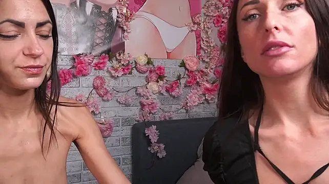 KinkyFriedChicks - SCISSORS TIME