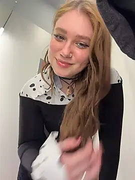 Lucy-joy - flash boobs