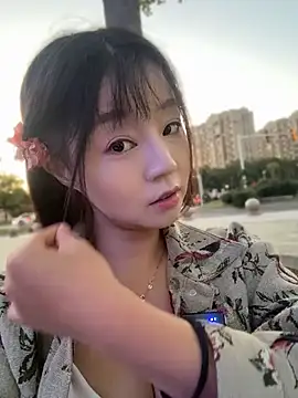 Bingbing6699 - 路边脱内衣性感揉胸